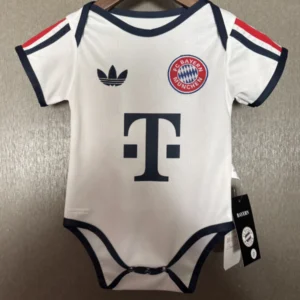 תלבושת תינוק באיירן מינכן חוץ 26/27